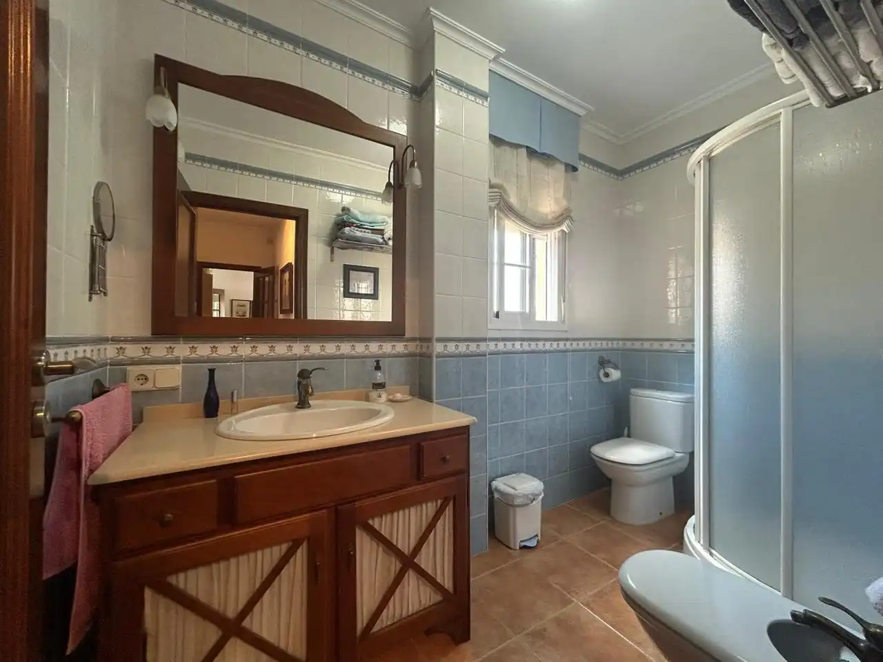 Baño de Casa o chalet en venta en Alcalá de Guadaira con Aire acondicionado, Jardín privado y Terraza