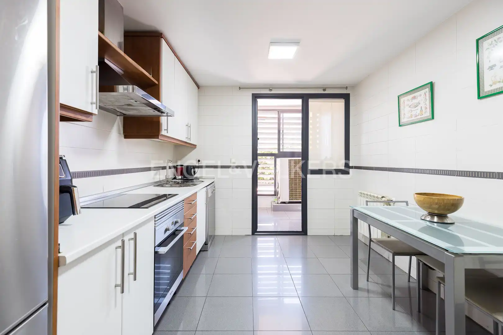 Cocina de Piso en venta en San Sebastián de los Reyes con Aire acondicionado, Calefacción y Jardín privado