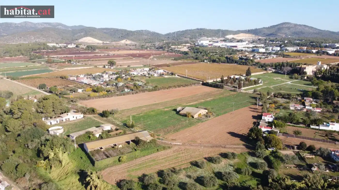 Finca rústica en venta en Vilanova i la Geltrú con Jardín privado y Terraza