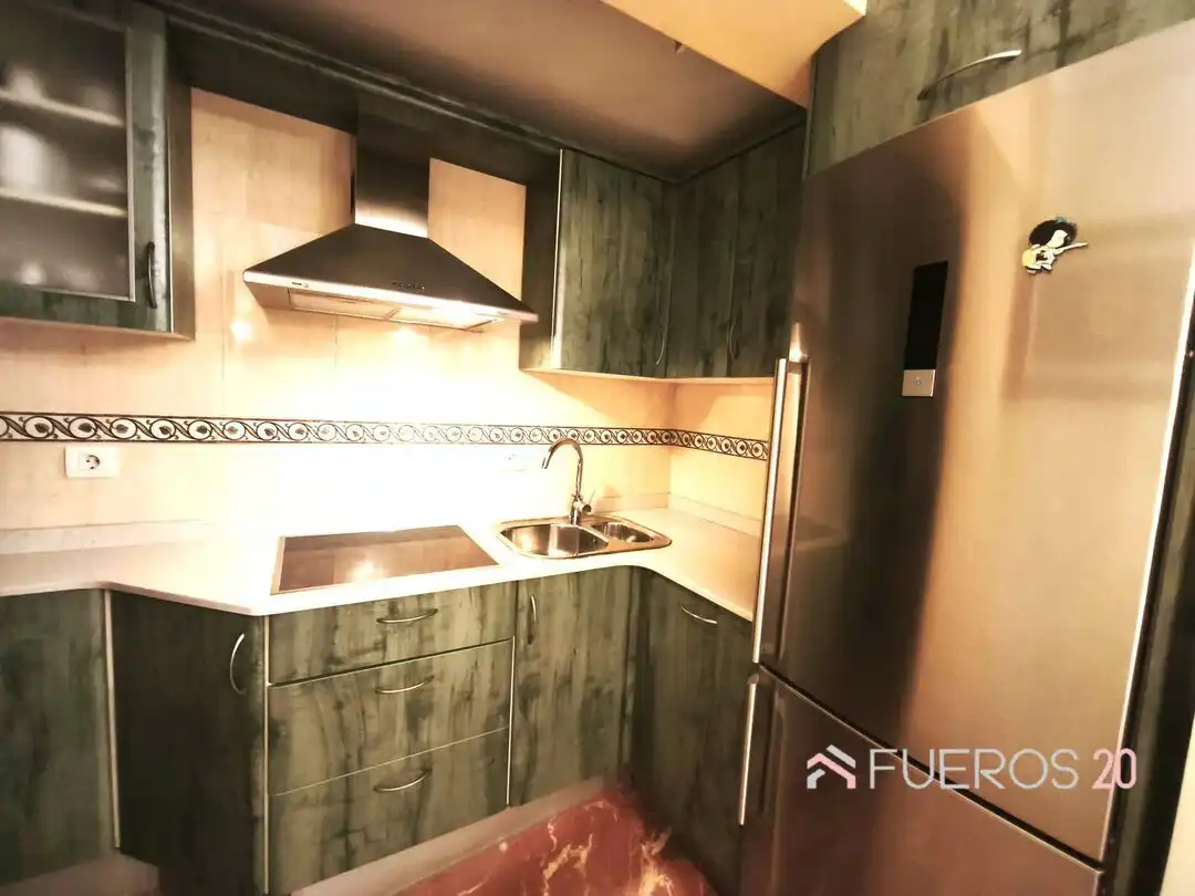 Cocina de Piso en venta en Barakaldo  con Calefacción y Amueblado