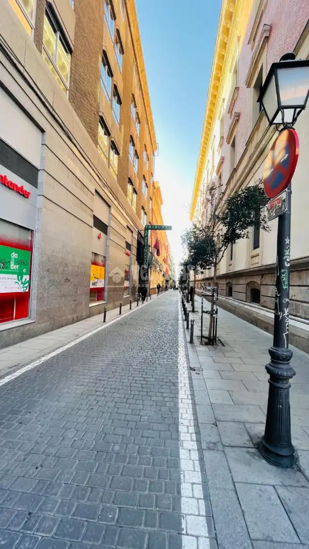 Exterior view of Garage for sale in Madrid