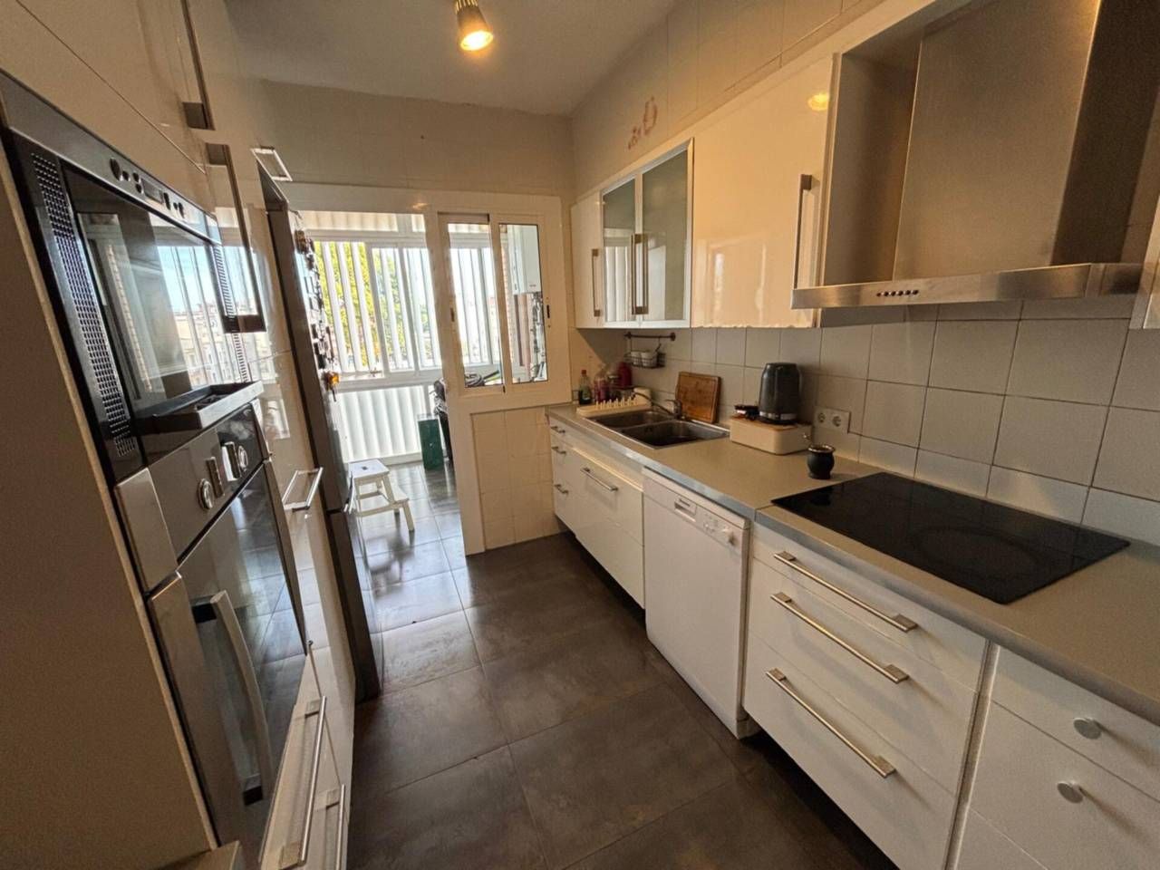 Kitchen of Flat for sale in Vilanova i la Geltrú  with Air Conditioner, Heating and Parquet flooring