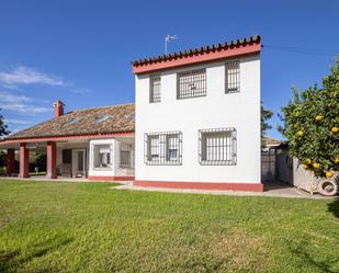 Jardí de Casa o xalet en venda en Tomares amb Aire condicionat, Jardí privat i Parquet