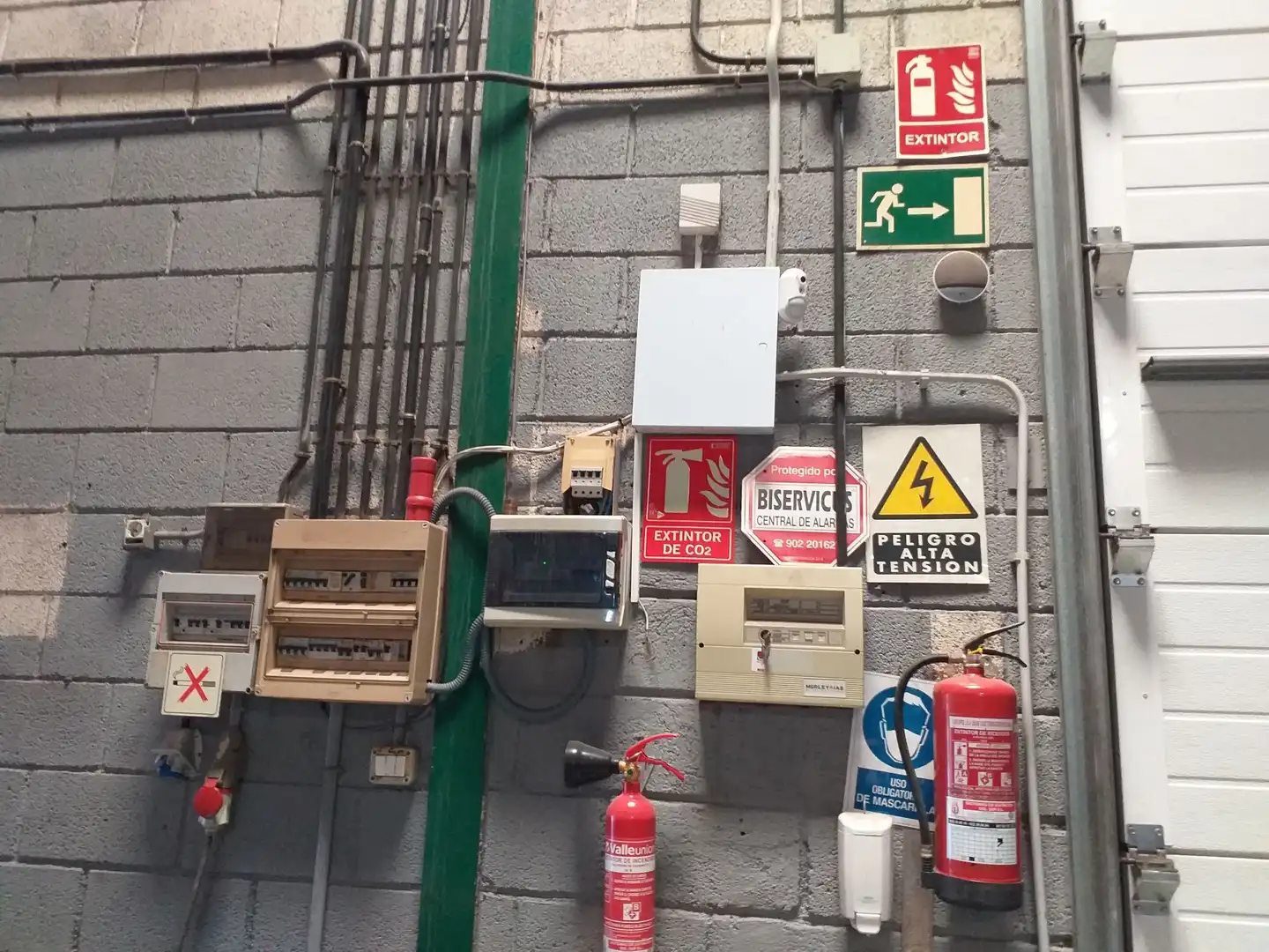 Parkplatz von Fabrikhallen zur Miete in Santa Cruz de Tenerife