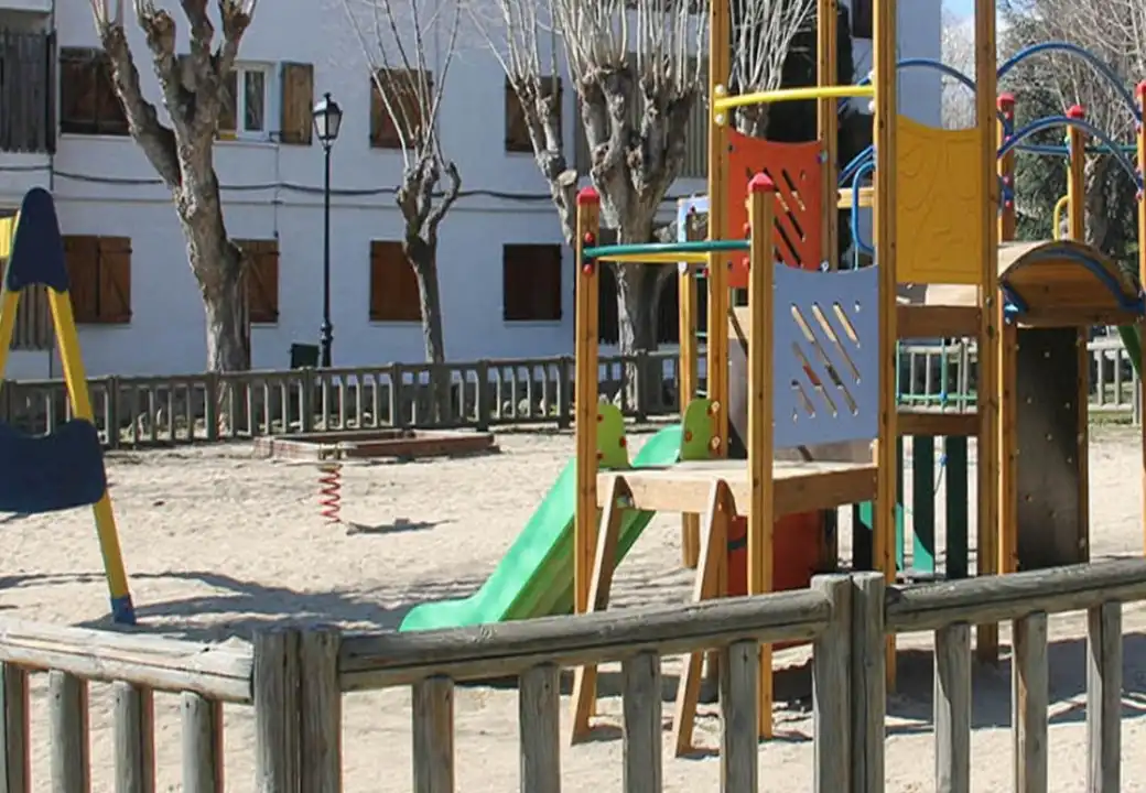 Vista exterior de Pis en venda en Guadarrama amb Calefacció, Jardí privat i Terrassa