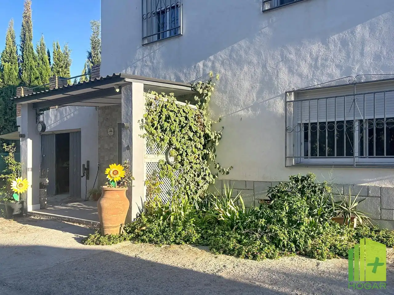 Vista exterior de Casa o xalet en venda en La Guardia de Jaén amb Aire condicionat, Jardí privat i Terrassa
