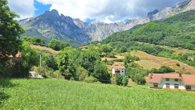 Terreno residencial en Venta en Camaleño