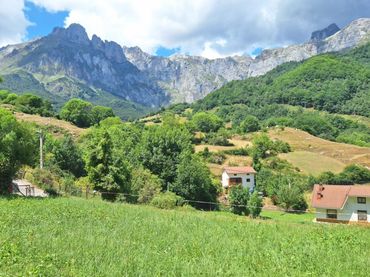 Wohnbaugrundstück zum Verkauf in Camaleño