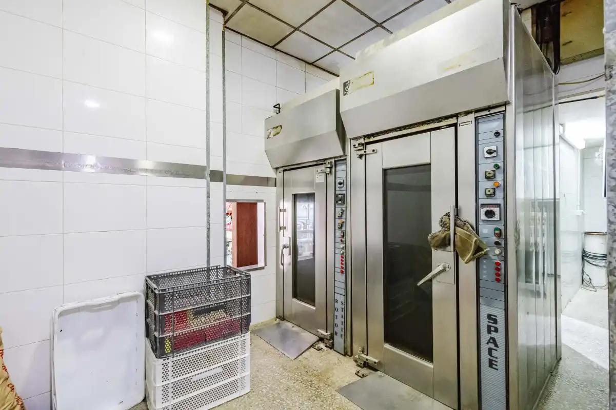 Cocina de Local en venta en Marbella con Calefacción