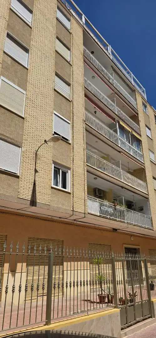 Vista exterior de Pis en venda en Torrevieja amb Moblat