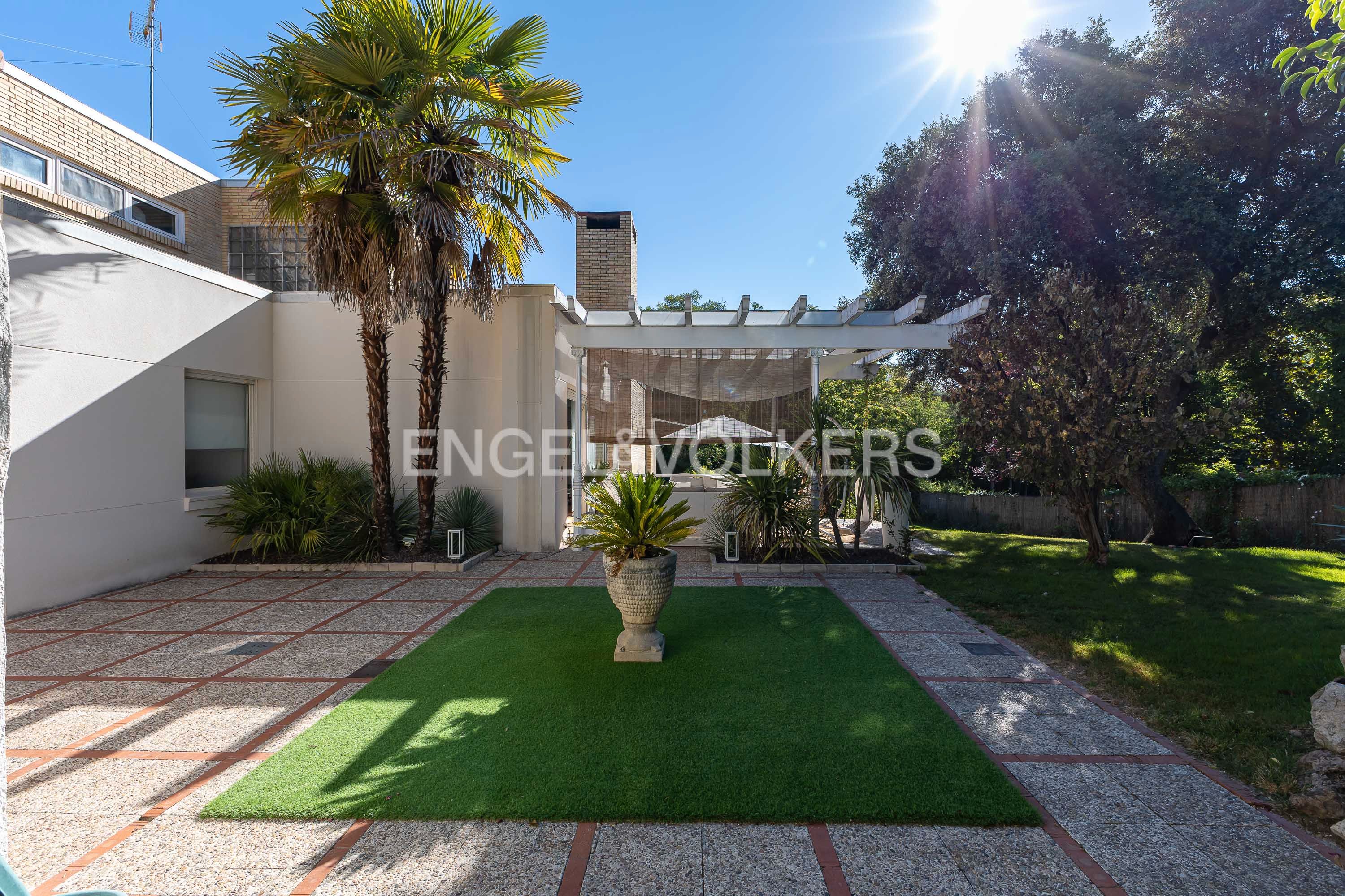 Exterior view of House or chalet for sale in Algete  with Air Conditioner, Heating and Private garden