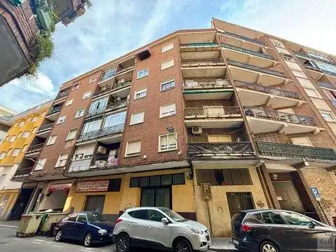 Piso con terraza en venta en Calle Ferrocarril, imagen 2