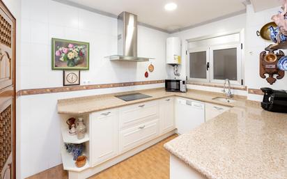 Kitchen of Flat for sale in  Granada Capital  with Terrace