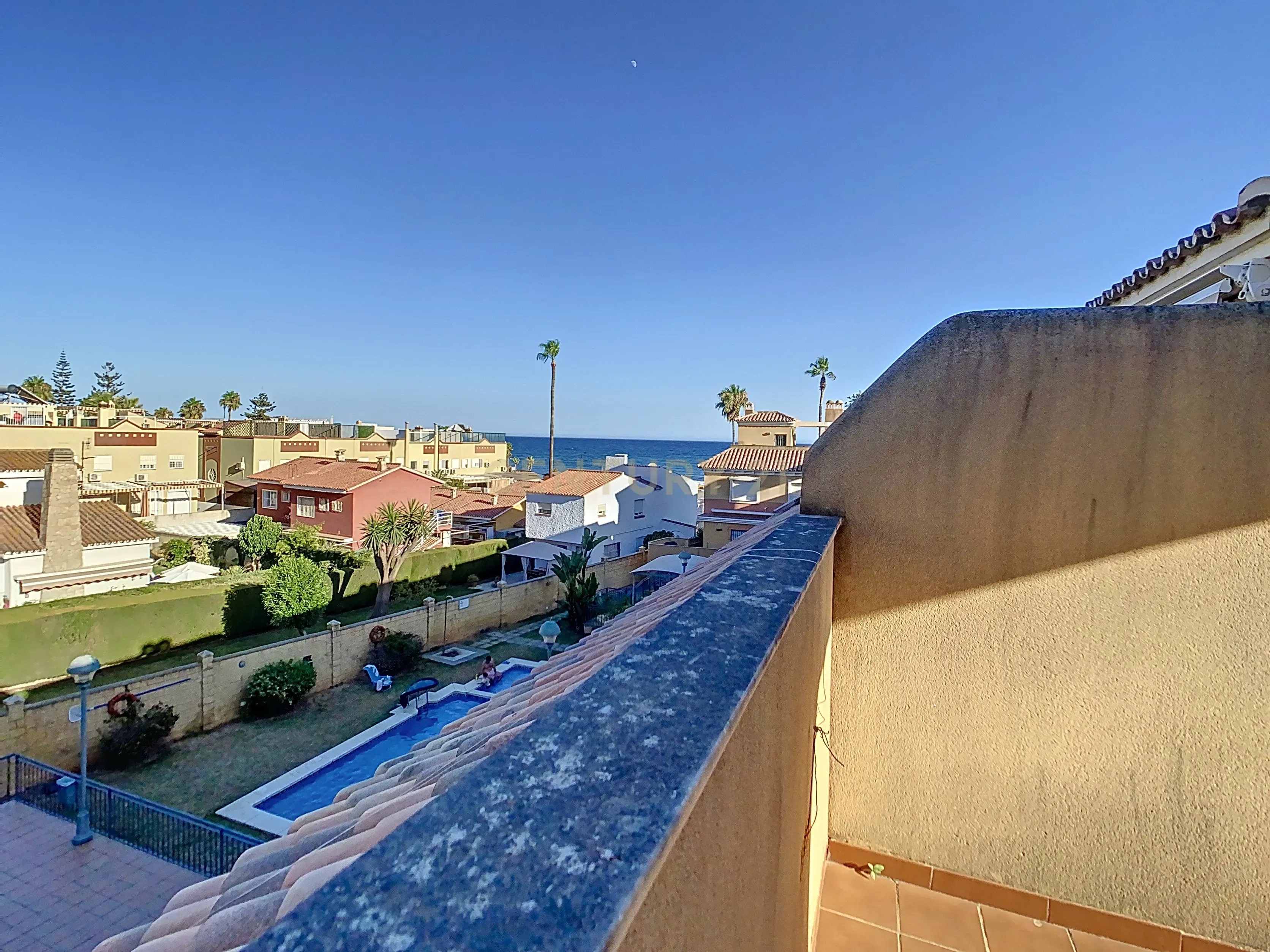 Dormitori de Casa adosada en venda en Rincón de la Victoria amb Aire condicionat, Jardí privat i Traster