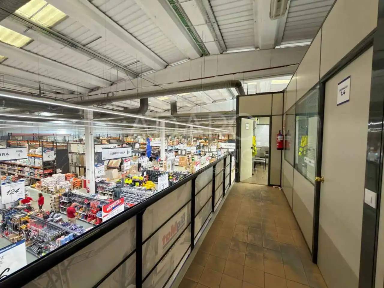 Industrial building to rent in Calle Juan José Vidal, imagen 10