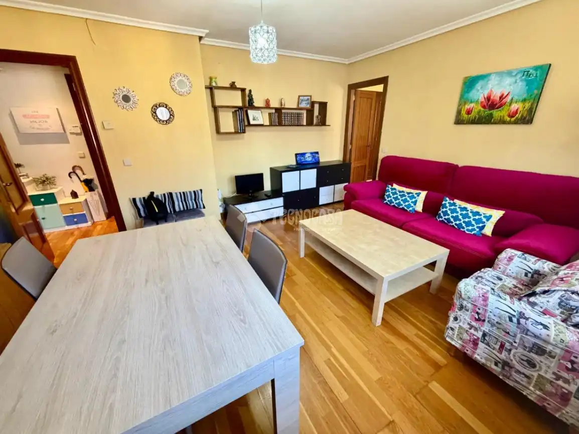 Sala de estar de Piso de alquiler en León Capital  con Aire acondicionado y Calefacción