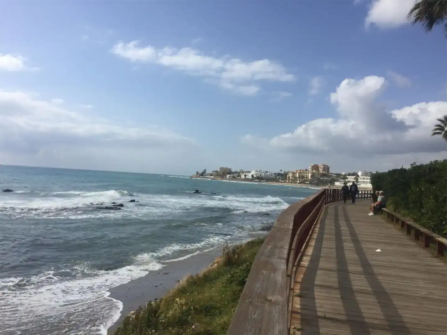 Außenansicht von Wohnungen zur Miete in Mijas mit Klimaanlage, Schwimmbad und Balkon