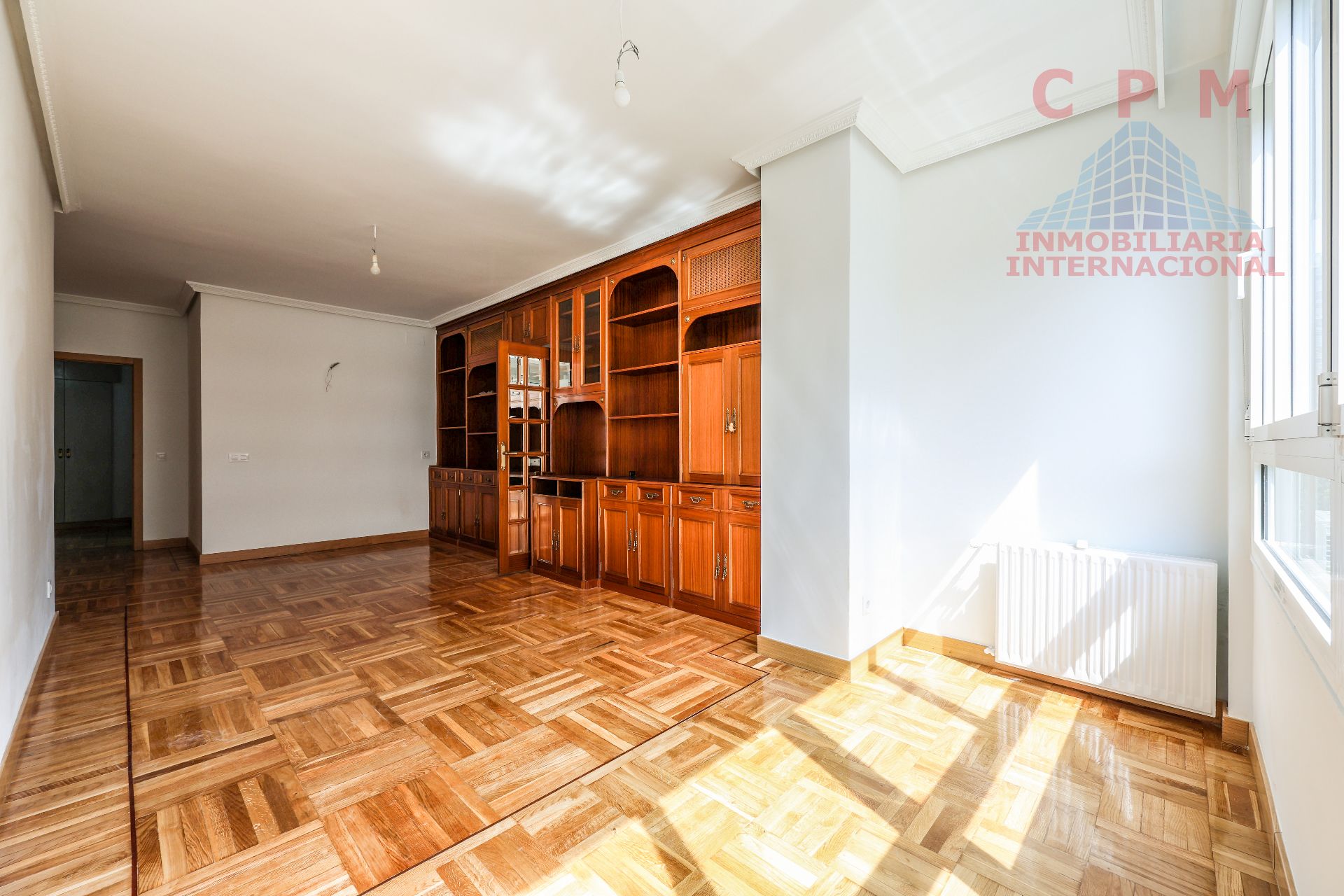 Living room of Flat to rent in  Madrid Capital  with Air Conditioner, Heating and Parquet flooring