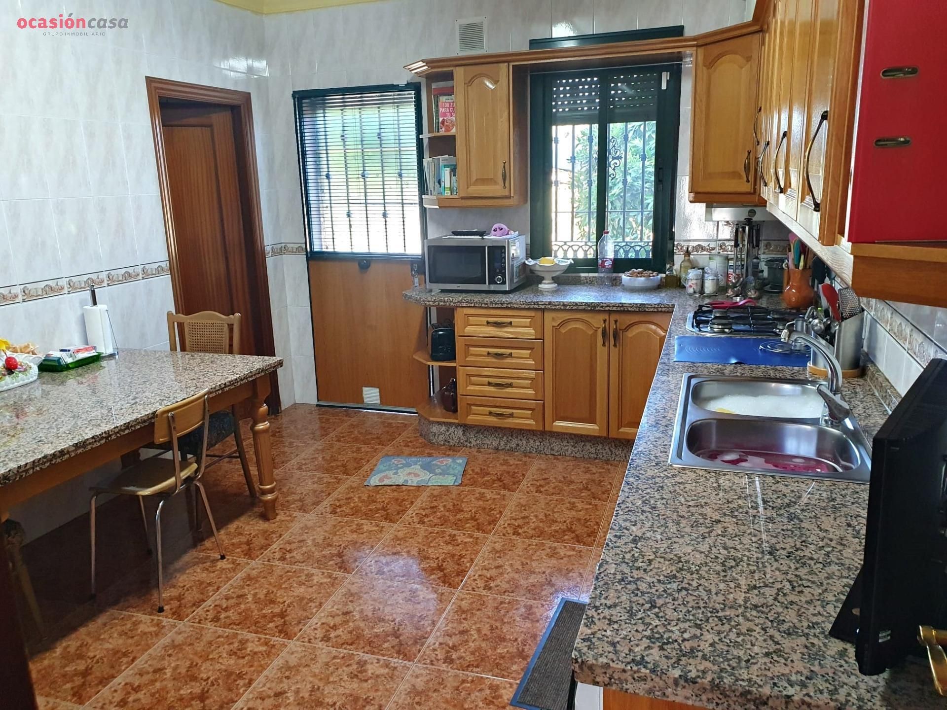 Cuina de Casa o xalet en venda en  Córdoba Capital amb Aire condicionat, Calefacció i Jardí privat