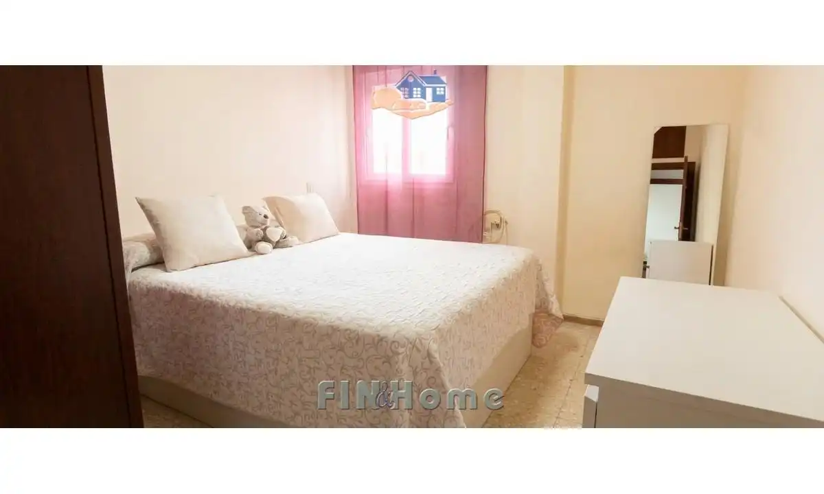 Bedroom of Flat for sale in Sevilla  with Air Conditioner, Terrace and Furnished