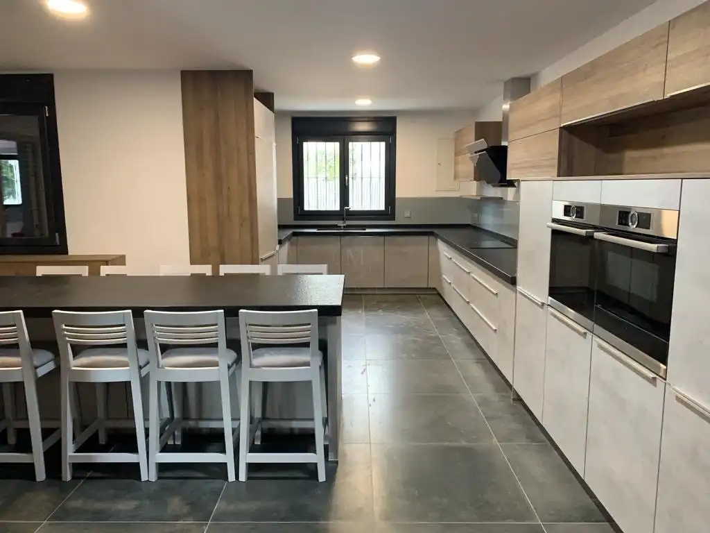 Cuina de Casa o xalet de lloguer en Marbella amb Jardí privat i Piscina