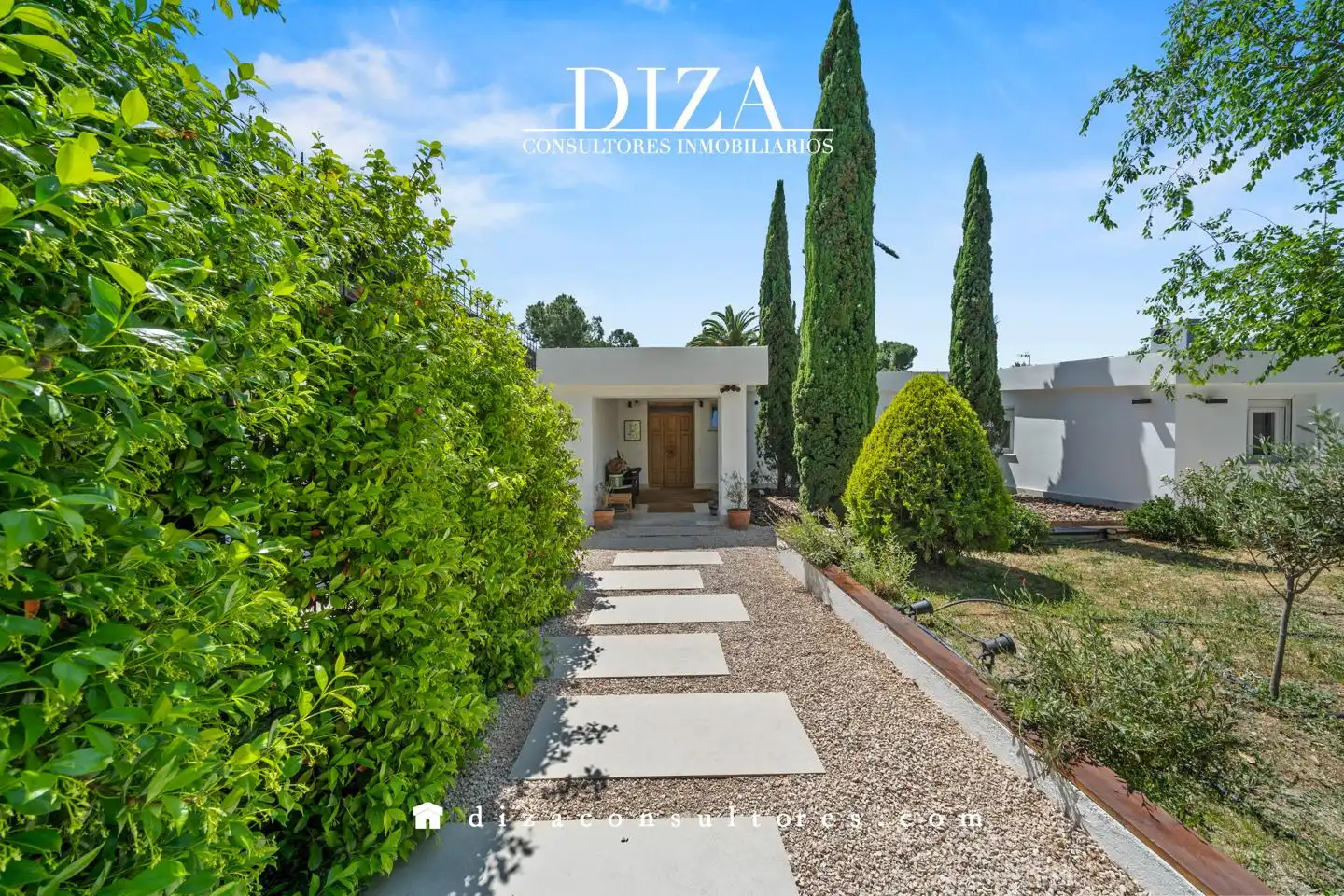 Vista exterior de Casa o xalet en venda en Pozuelo de Alarcón amb Aire condicionat, Calefacció i Jardí privat