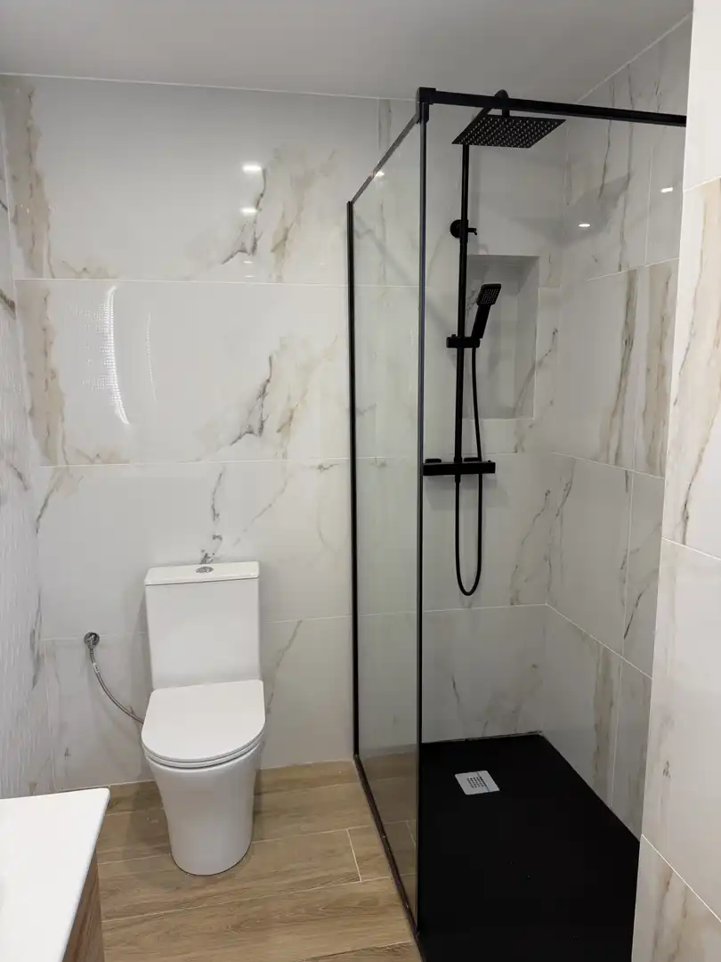 Bathroom of Flat for rent in Casco Urbano
