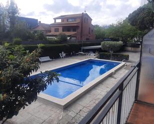 Piscina de Apartament de lloguer en Castelldefels amb Terrassa