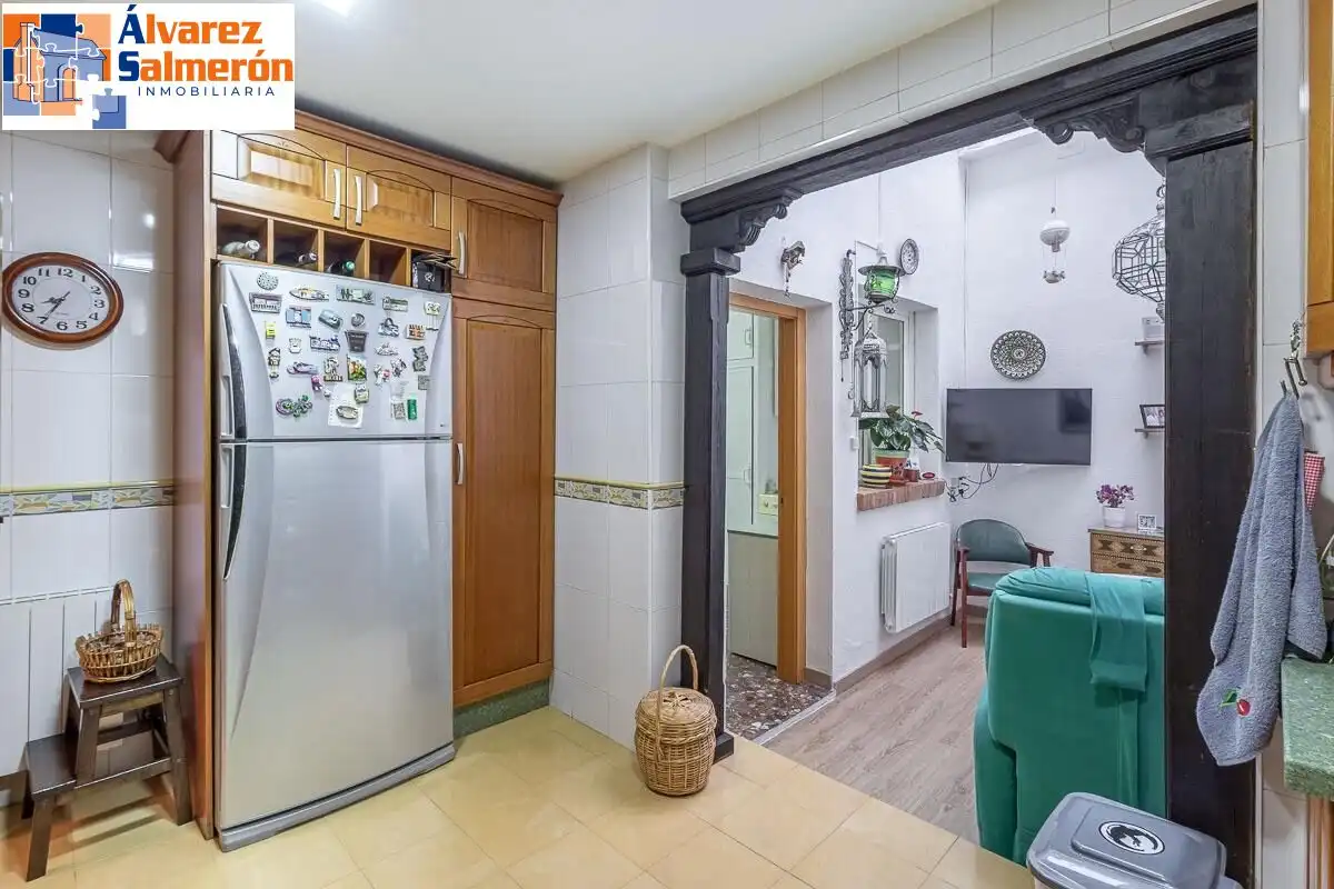 Kitchen of Houses for sale in Granada  with Air Conditioner, Heating and Terrace