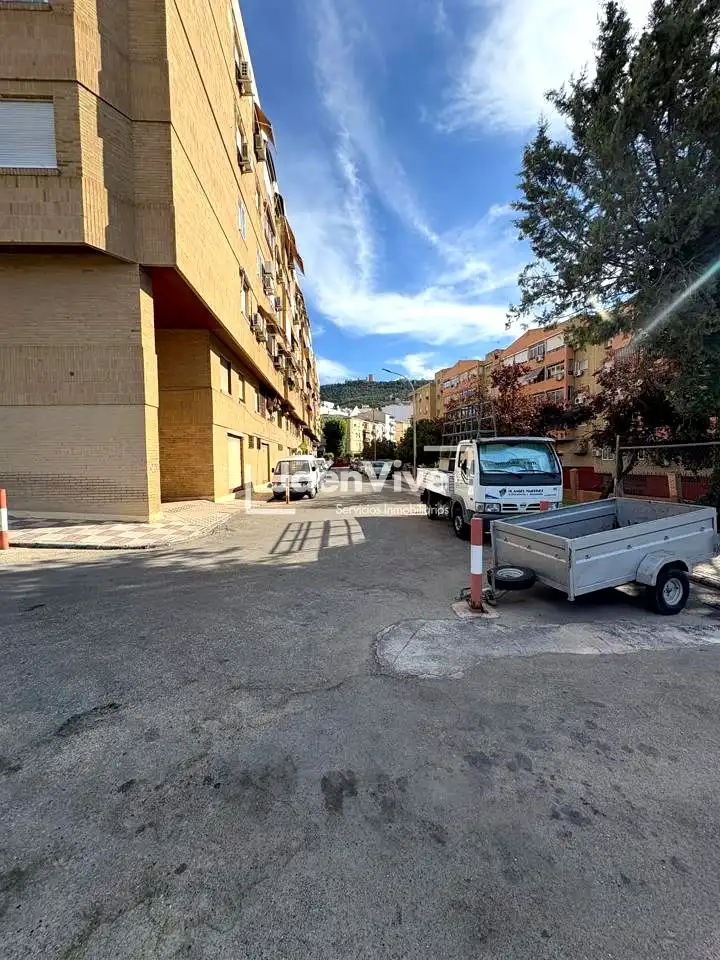 Vista exterior de Pis en venda en Jaén amb Aire condicionat, Calefacció i Terrassa