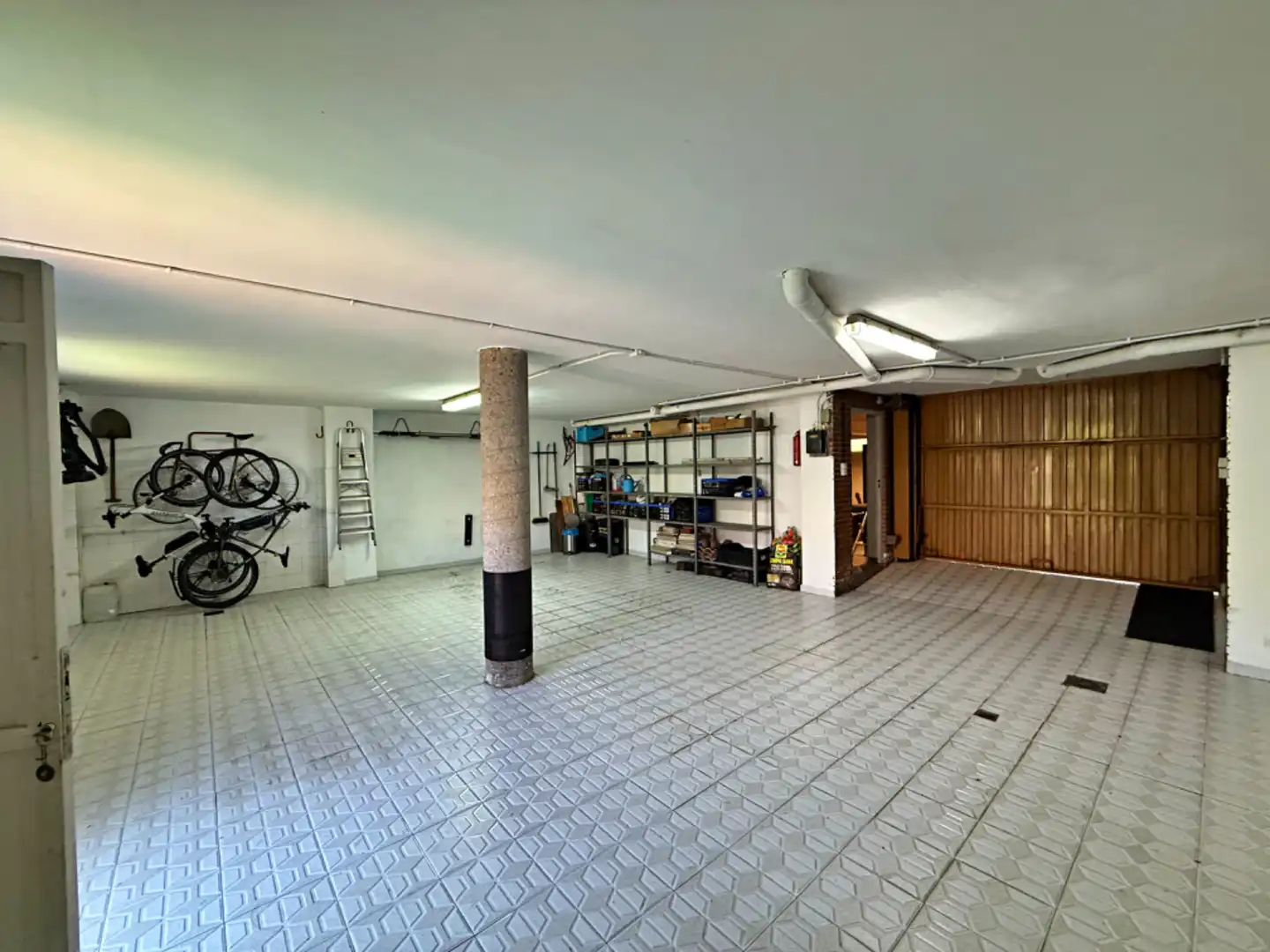 Casa adosada en venta en Oviedo  con Calefacción, Jardín privado y Parquet