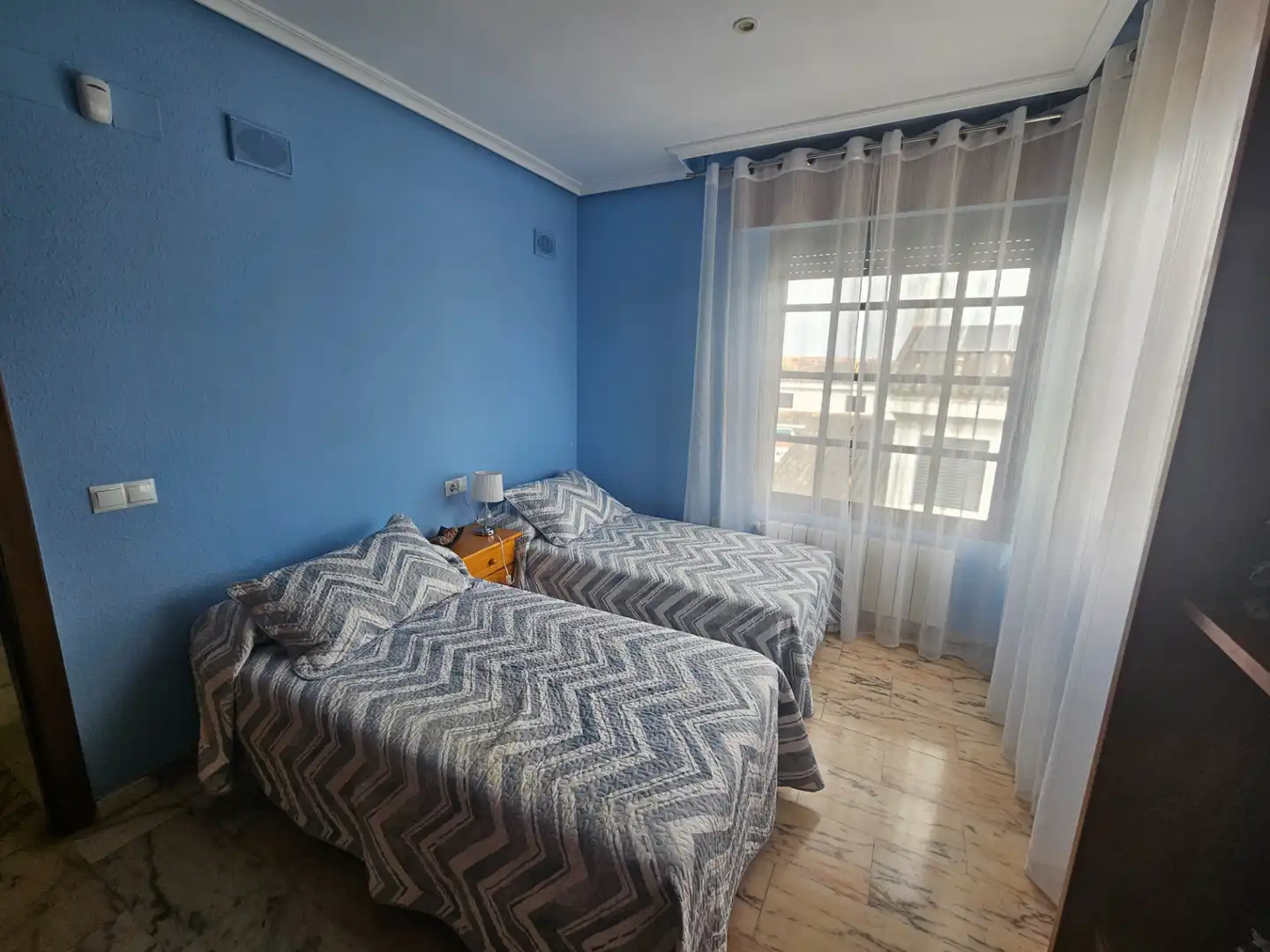 Dormitori de Casa o xalet en venda en Cáceres amb Aire condicionat, Calefacció i Jardí privat