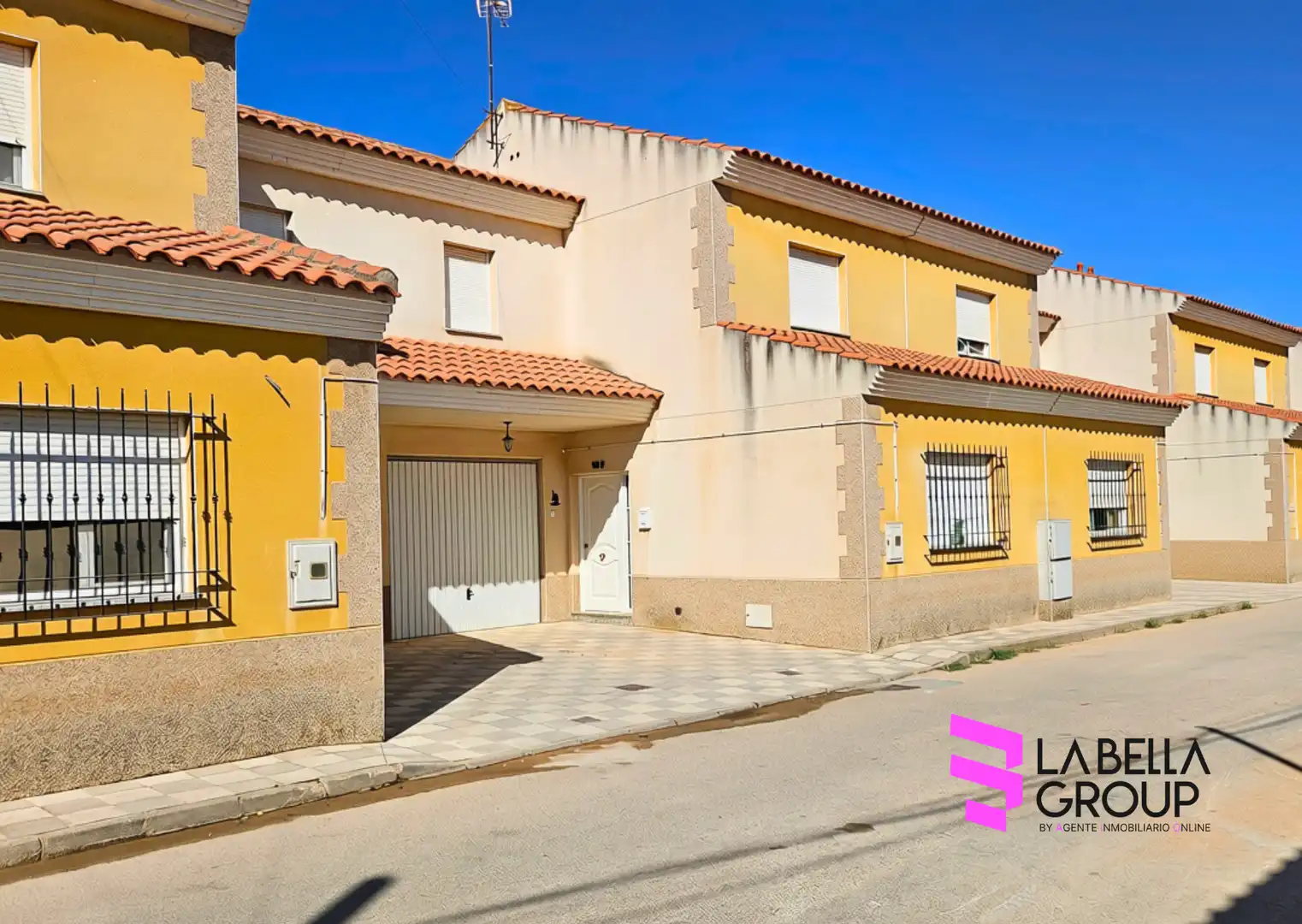 Adosado con jardín en venta en Calle Rafael Alberti