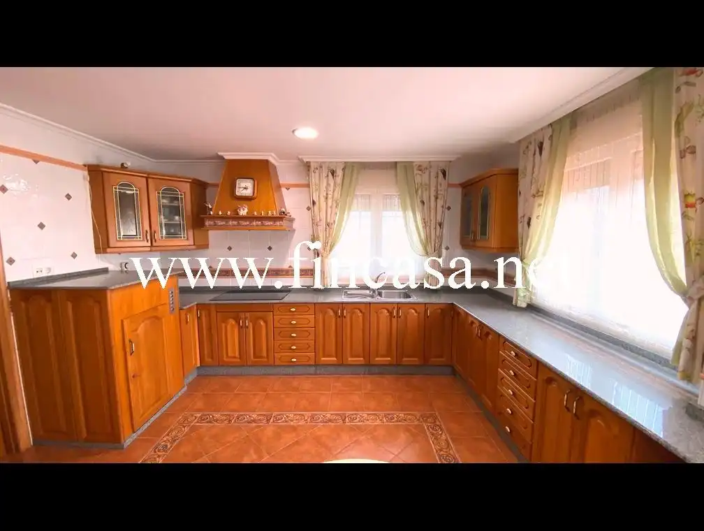 Cocina de Casa o chalet en venta en Vigo  con Jardín privado, Parquet y Terraza