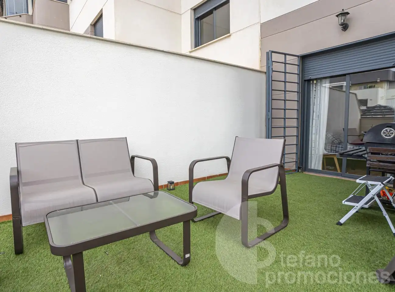 Terrasse von Erdgeschoss zum Verkauf in Málaga mit Klimaanlage, Privatgarten und Parkett