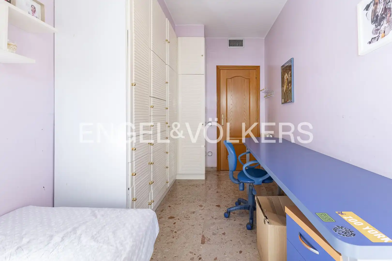 Habitación de Piso en venta en Terrassa con Aire acondicionado, Calefacción y Terraza