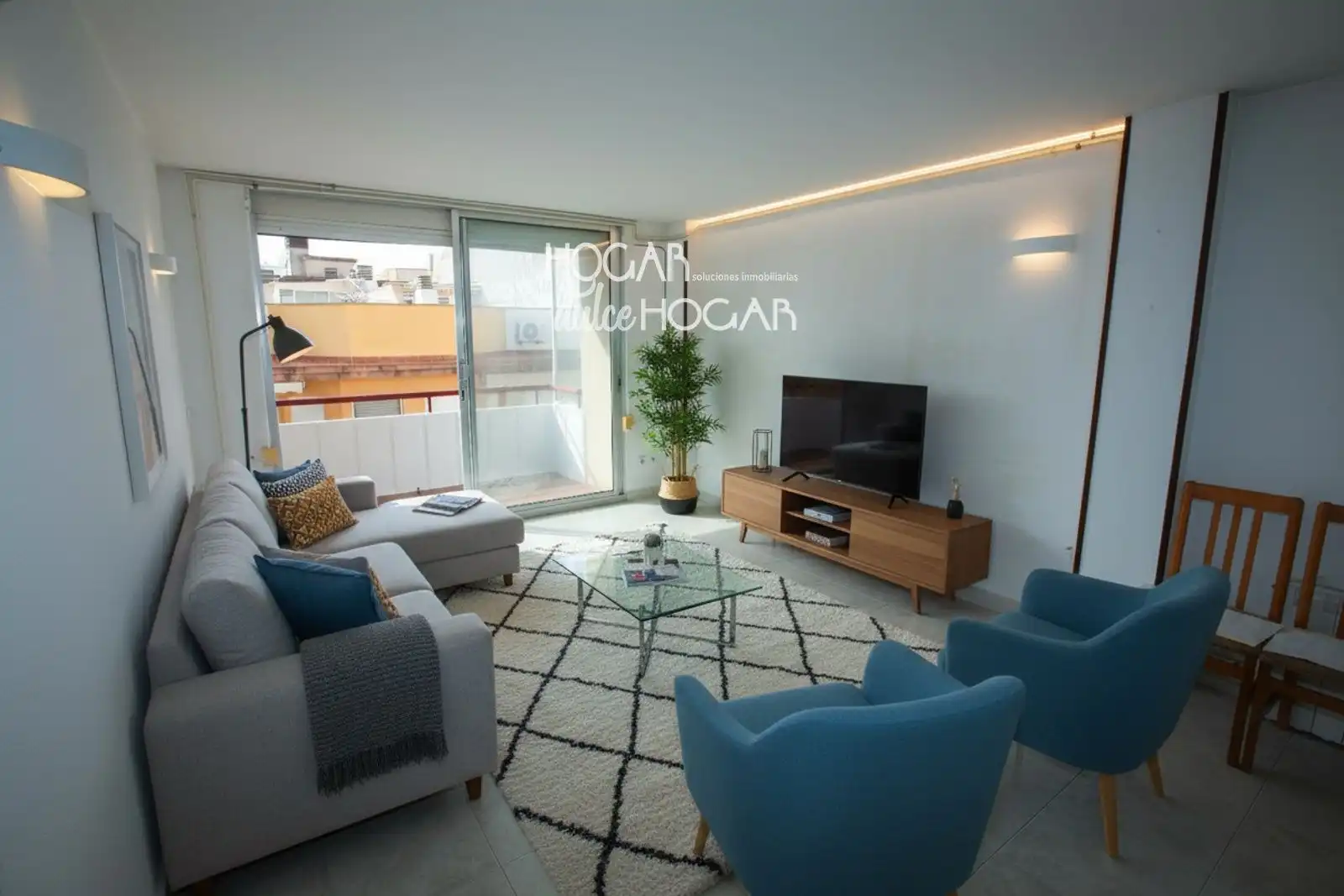 Ático con ascensor en venta en Angel Guimera, imagen 2