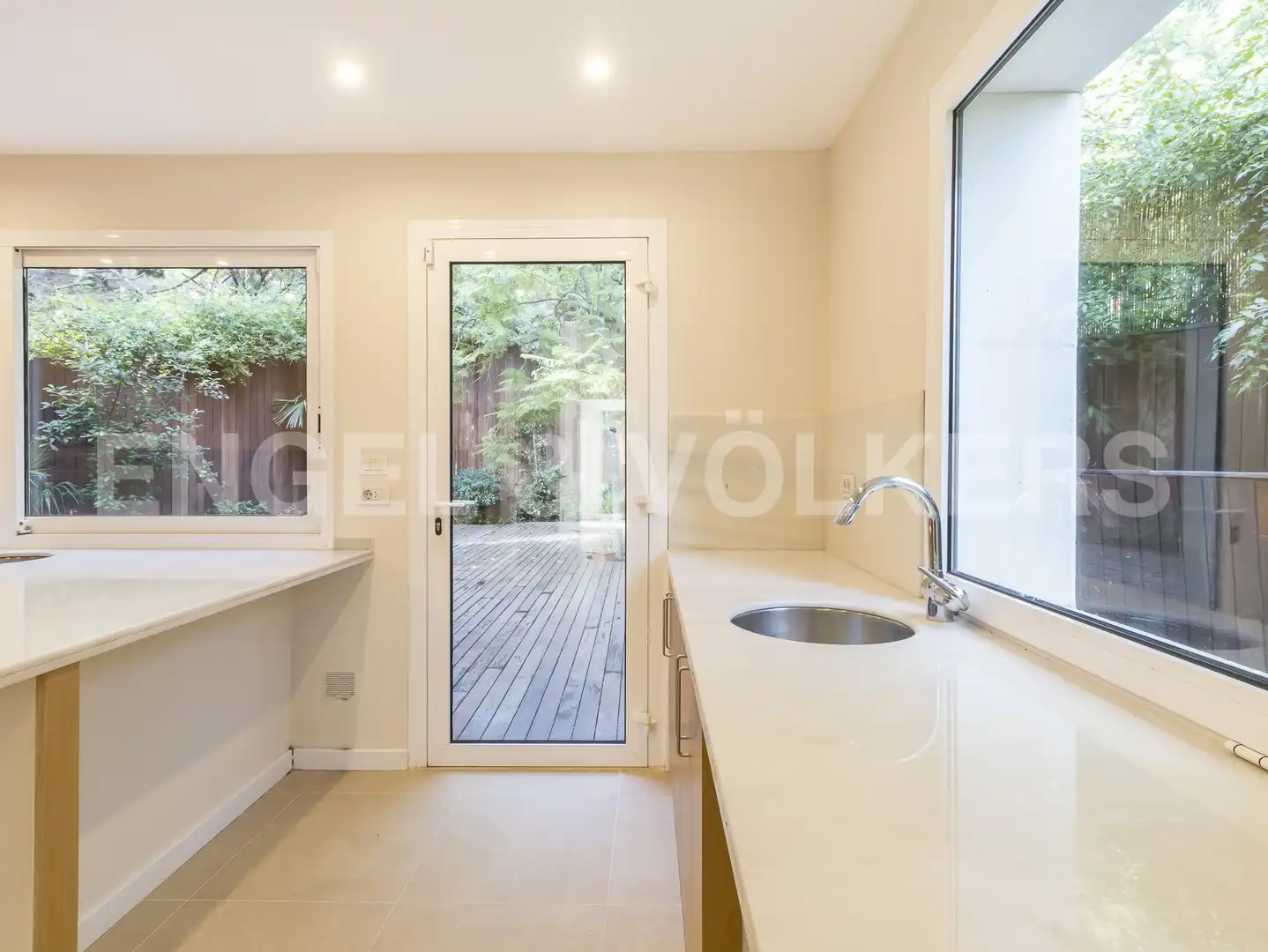 Kitchen of Houses for rent in Barcelona  with Air Conditioner, Heating and Private garden