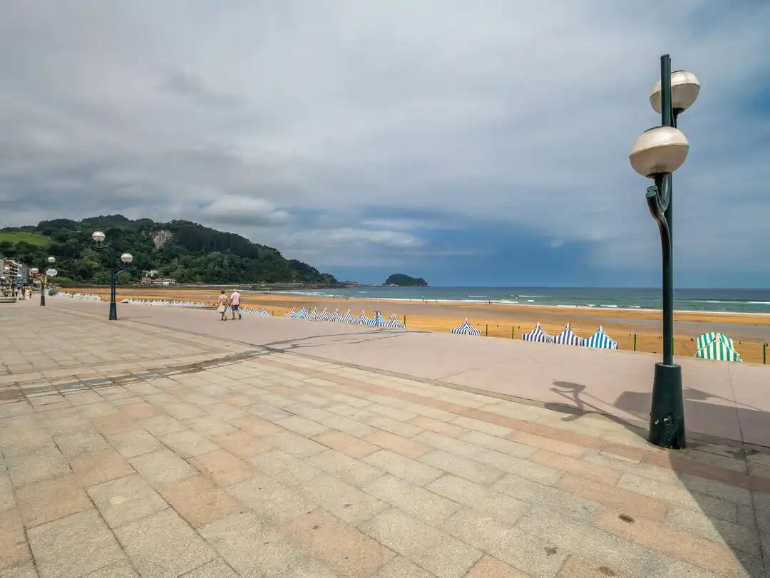 Außenansicht von Wohnung zum Verkauf in Zarautz mit Heizung, Privatgarten und Terrasse