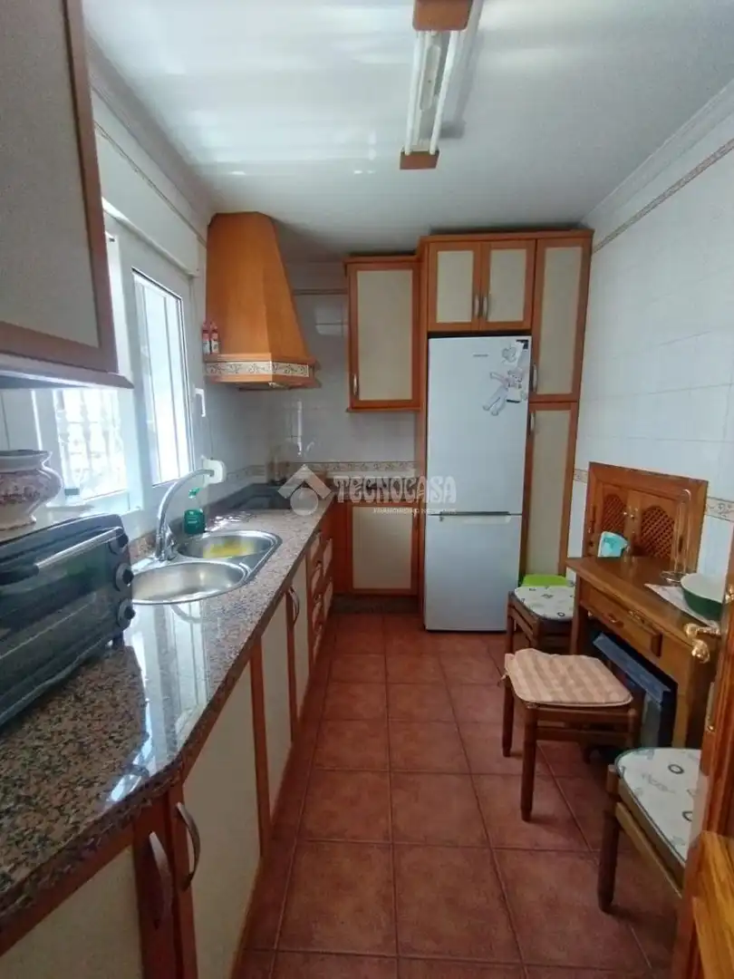 Küche von Einfamilien-Reihenhaus zum Verkauf in Málaga mit Klimaanlage, Terrasse und Balkon
