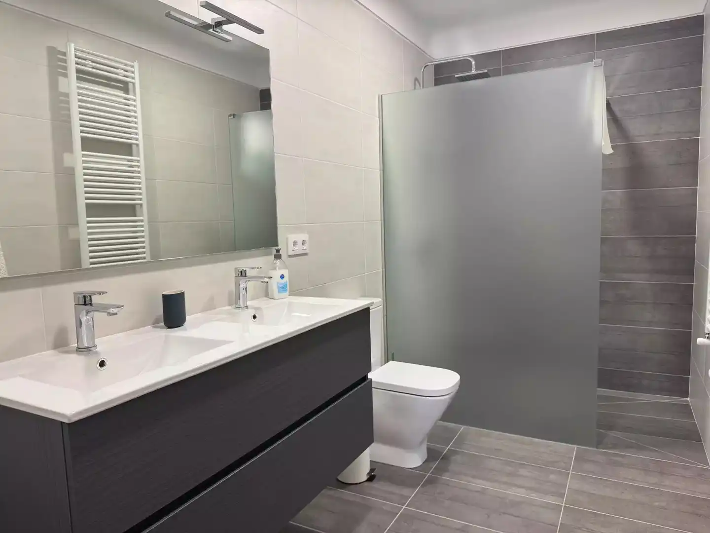 Bathroom of Houses for rent in Borrassà  with Air Conditioner, Heating and Terrace