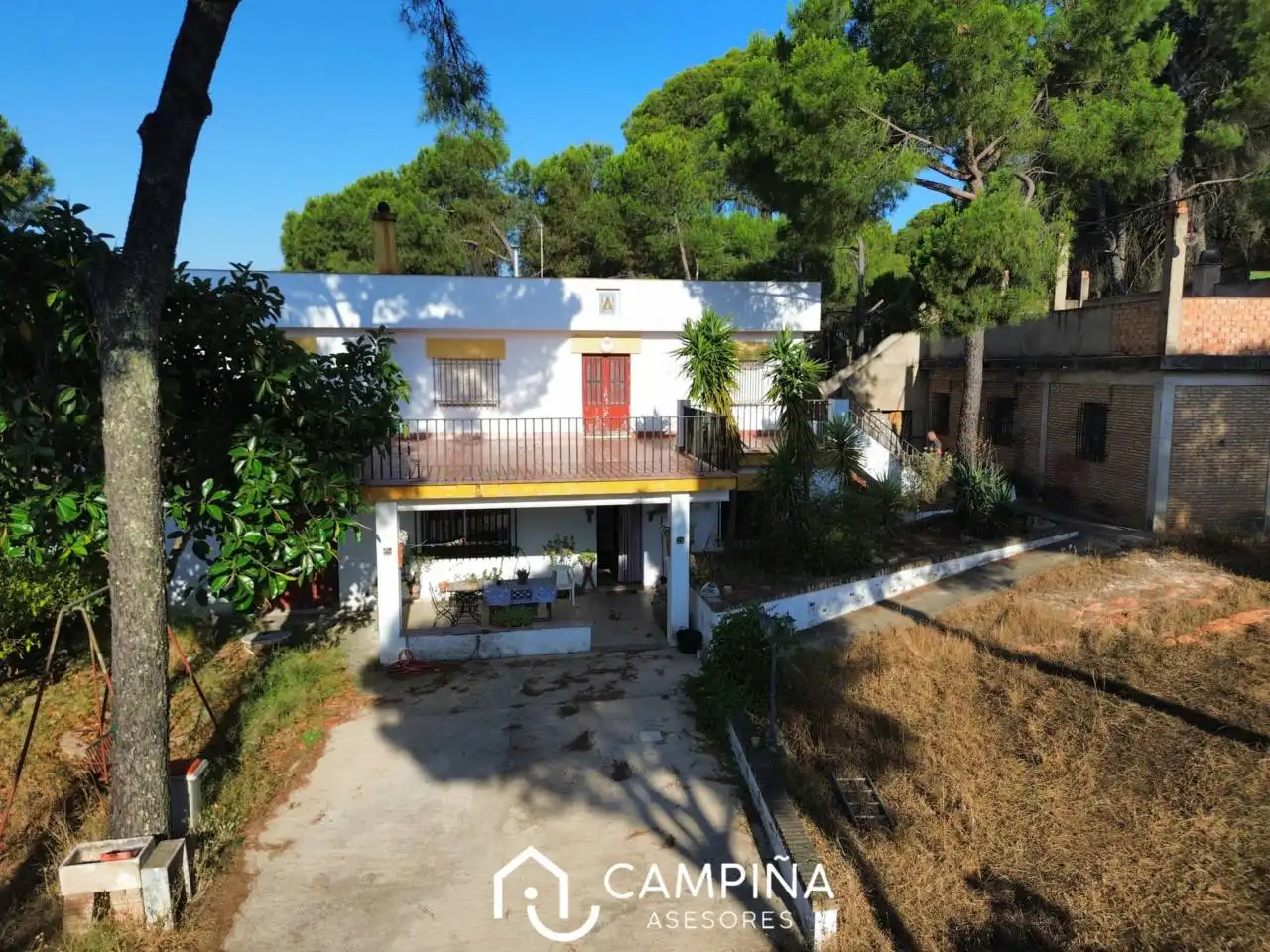 Casa rústica amb jardí en venda a Calle Sapu los Pinos 1
