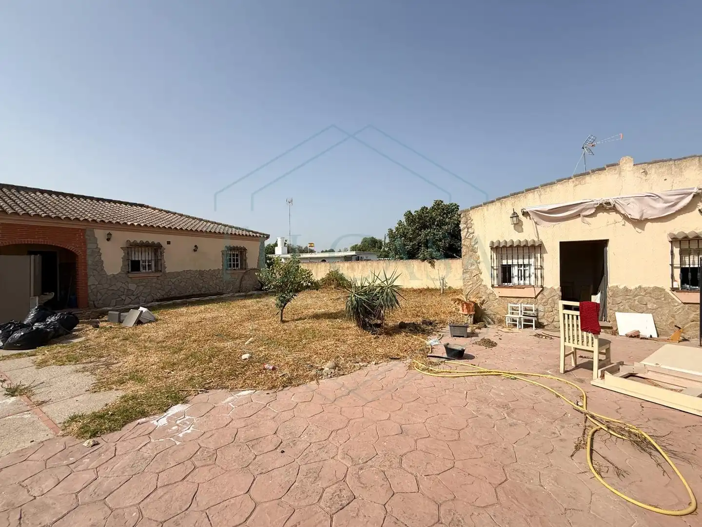 Chalet con jardín en venta en Los Franceses – La Vega