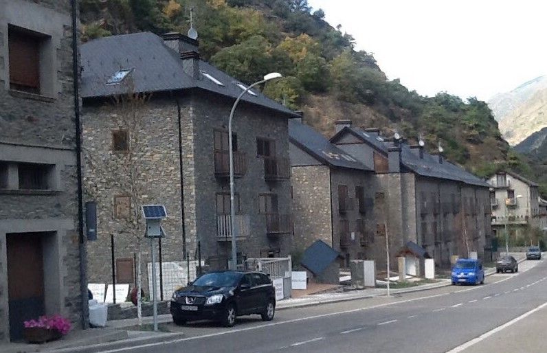Vista exterior de Garatge en venda en Vall de Cardós