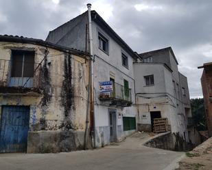 Vista exterior de Casa o xalet en venda en Caminomorisco amb Jardí privat i Traster