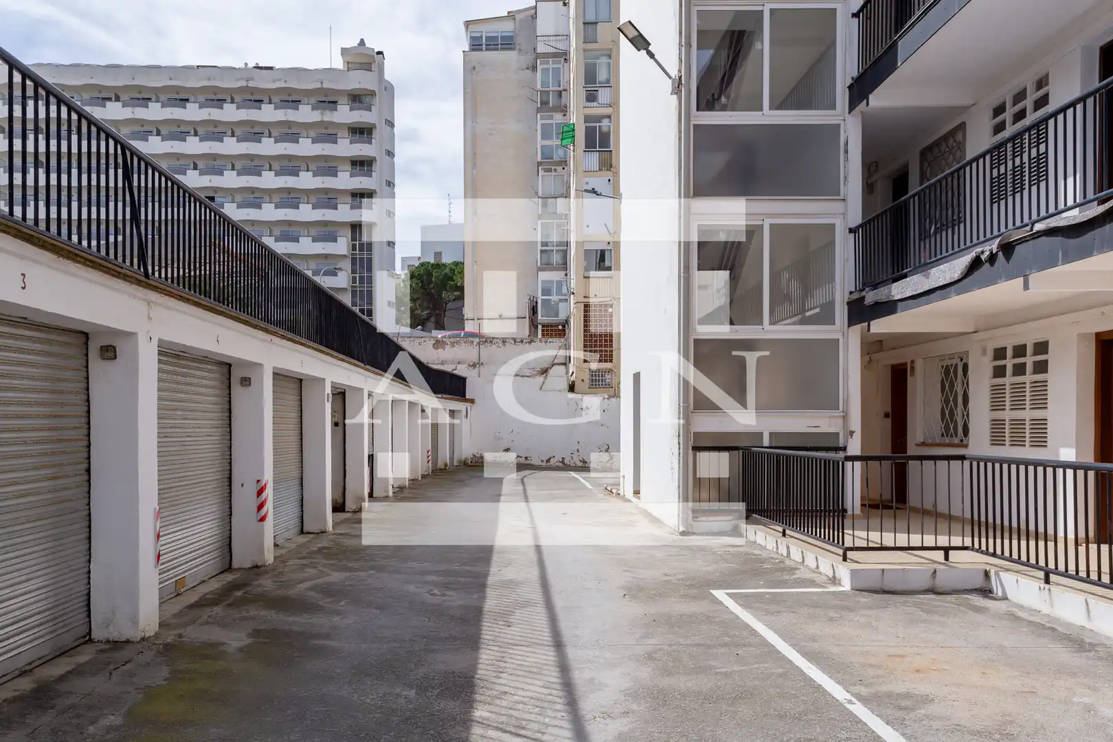 Außenansicht von Wohnung zum Verkauf in Salou mit Klimaanlage, Heizung und Terrasse