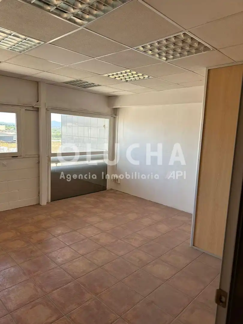 Industrial buildings for rent in Onda