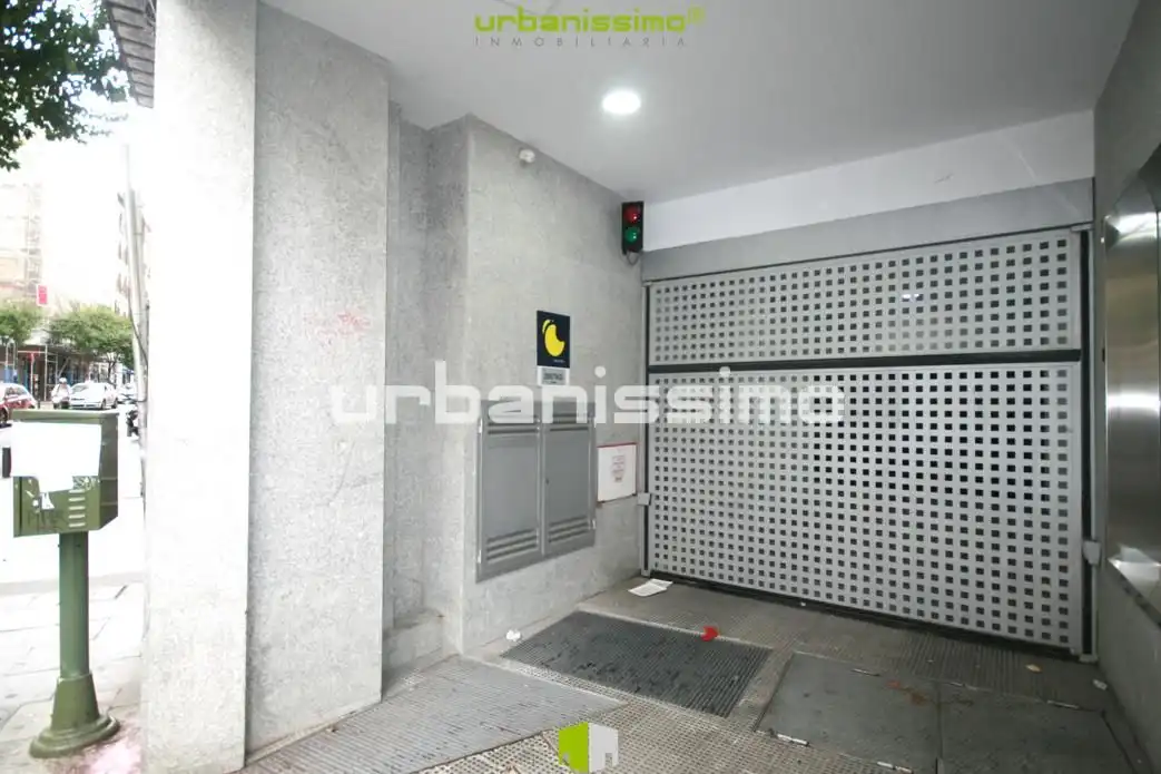 Parking de Apartamento de alquiler en Madrid con Aire acondicionado, Calefacción y Amueblado