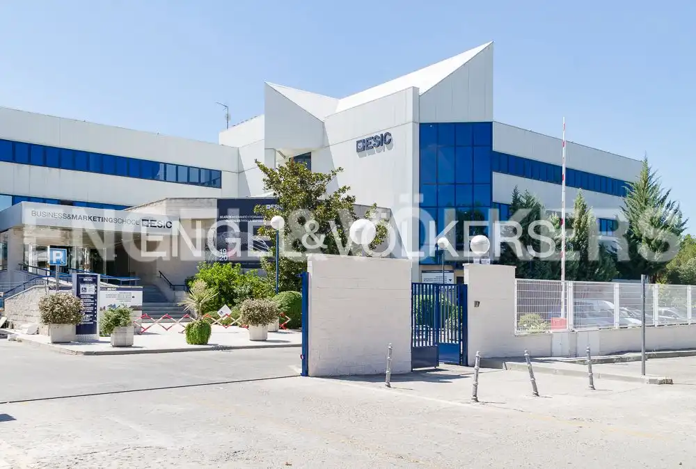 Vista exterior de Piso de alquiler en Madrid con Calefacción, Terraza y Amueblado