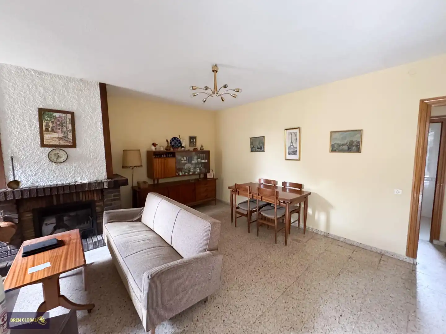 Sala de estar de Casa adosada en venta en El Berrueco con Jardín privado, Trastero y Amueblado